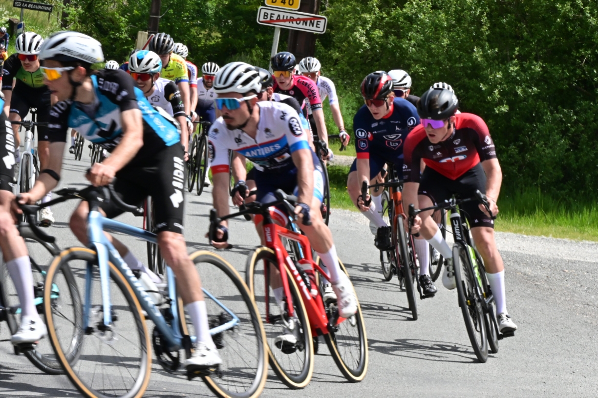 Course cycliste accompagnée par SMA